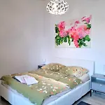 New With Garage Place Apartment *