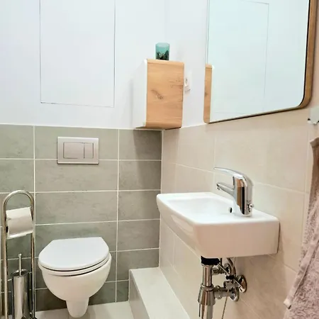 Apartment New With Garage Place